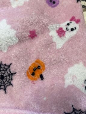 Baby blanket Pink Halloween Plush baby Blanket with Ghost and Pumpkin Print